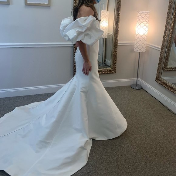 Monique Lhuillier Admire Wedding Dress - Picture 4 of 5